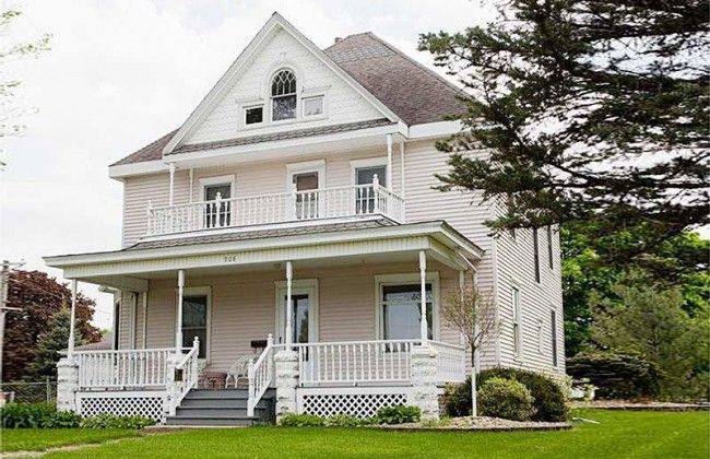 Historic Early 20th Century House in Reinbeck Iowa | House .