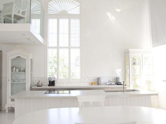 Chloe at Home ~ Inspiring all white rooms - Celebrate & Decora