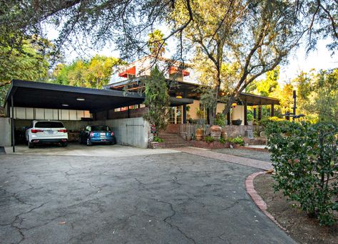 Outpost Estates residence laden with LA art, architecture history .