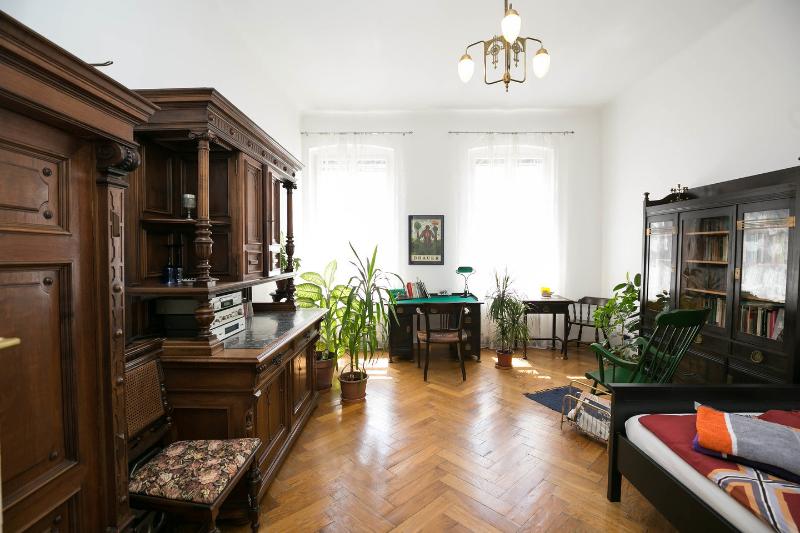 Art Nouveau Apartment near city center Has Central Heating and .