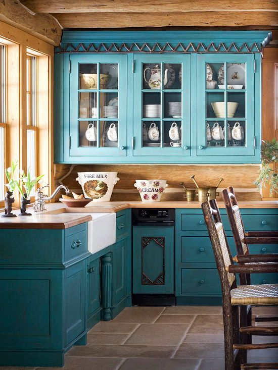 17 Awesome Bold Décor Ideas For Small Kitchens | Blue kitchen .
