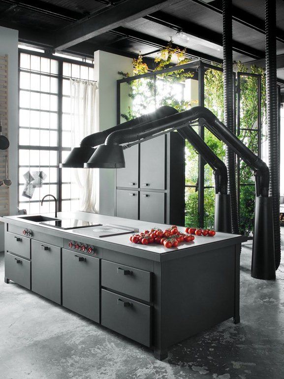 Design cooker hood MAMMUT by Minacciolo | #design Arch. Silvio .