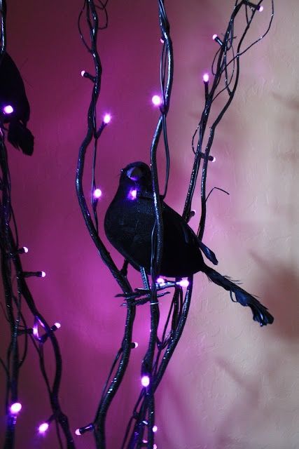 57 Awesome Purple Halloween Décor Ideas (With images) | Purple .