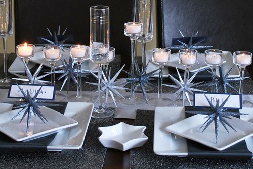 Beautiful Festive Hanukkah Table Setting by Nazmiyal Blog .