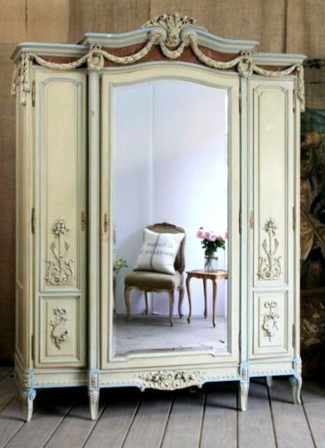 Beautiful Vintage Closets Youll Never Want To Leave | French .