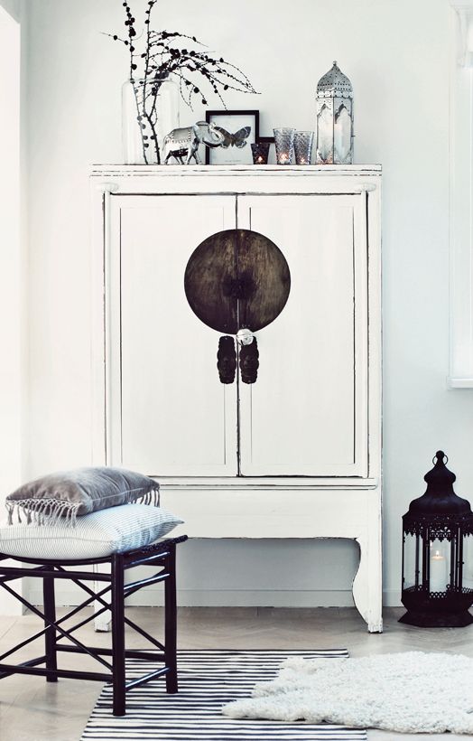 White Chinese Cabinet | Asian decor, Asian home decor, Console .
