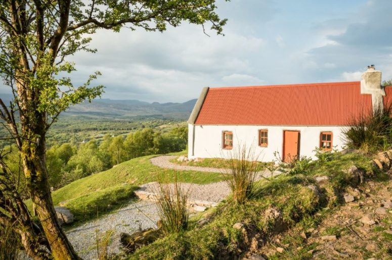 Classic Irish Cottage With A Pastoral Landscape Around - DigsDi