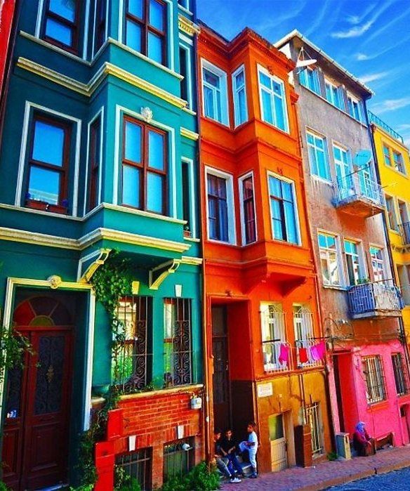 Istanbul, Turkey: The World's Most Colorful Houses - mom.me .