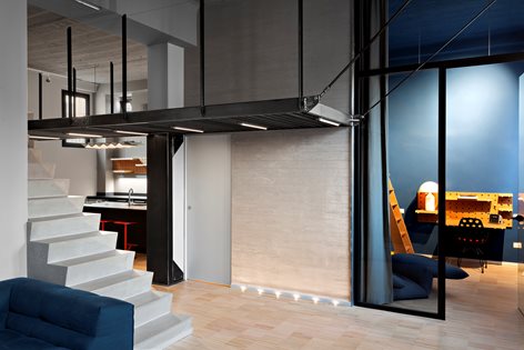 Blue and concrete apartment | DVDV Studio Architec