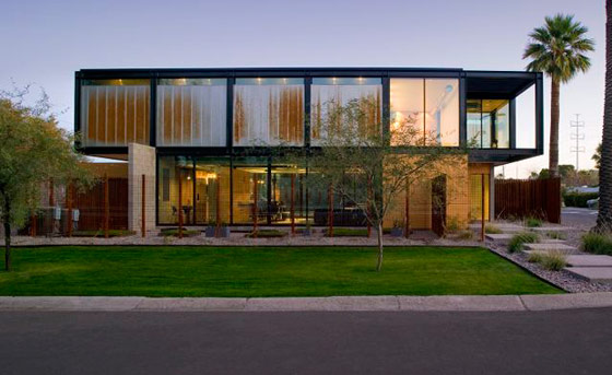 Contemporary House in Arizona with Industrial Chic Sty