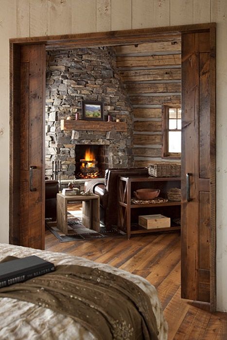 Cozy Cabin Retreat in the Mountains - Town & Country Living in .