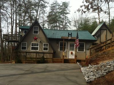 The Diamond "B" a Cozy Cabin Retreat - Not far from Pigeon Forge .