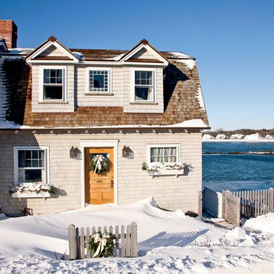 Tiny Holiday Cottage Tour | Beach cottage style, Coastal cottage .