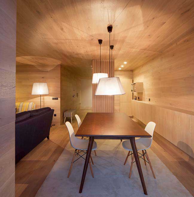 Transform an old apartment into cozy wood hou