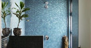 Creative Décor: 39 Bathrooms With Half Walls - DigsDi