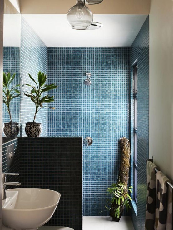 Creative Décor: 39 Bathrooms With Half Walls - DigsDi