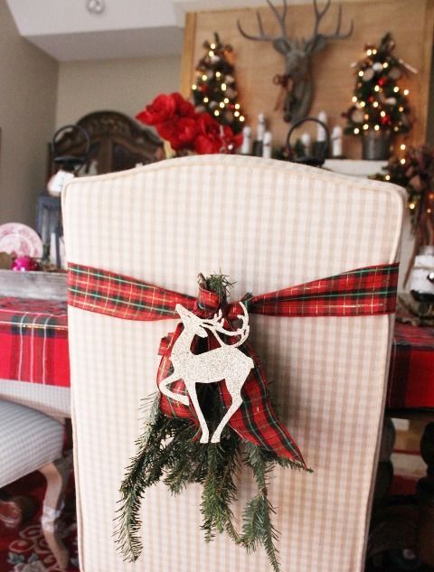 Cute Deer Decor Ideas For Cozy Christmas Spaces | Christmas table .