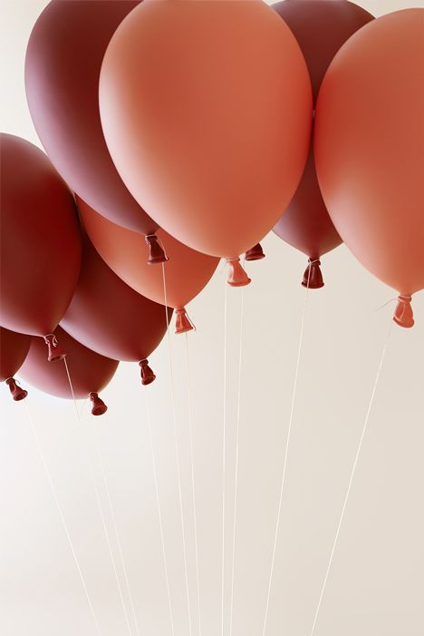 Dreamy Balloon Chair Creating An Illusion Of Flight | Fondo de .