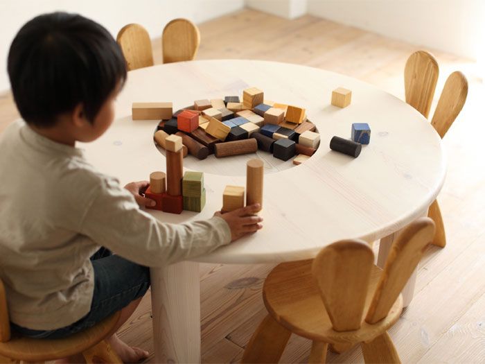 Environmentally friendly furniture for children, by Hiromatsu .