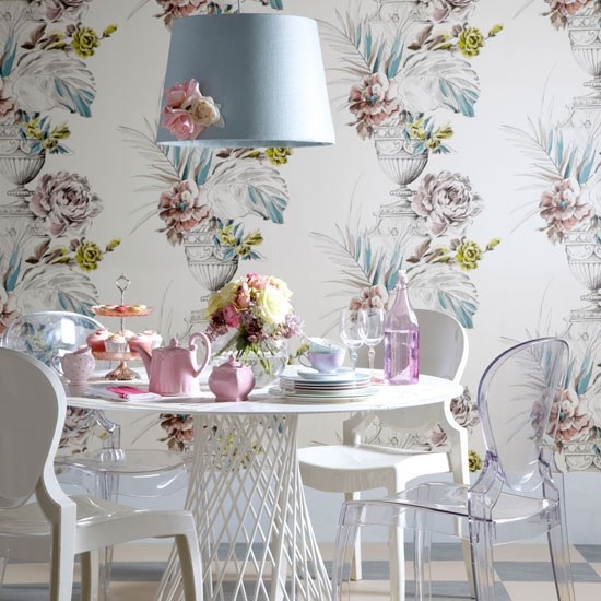 44 Elegant Feminine Dining Room Design Ideas - DigsDi
