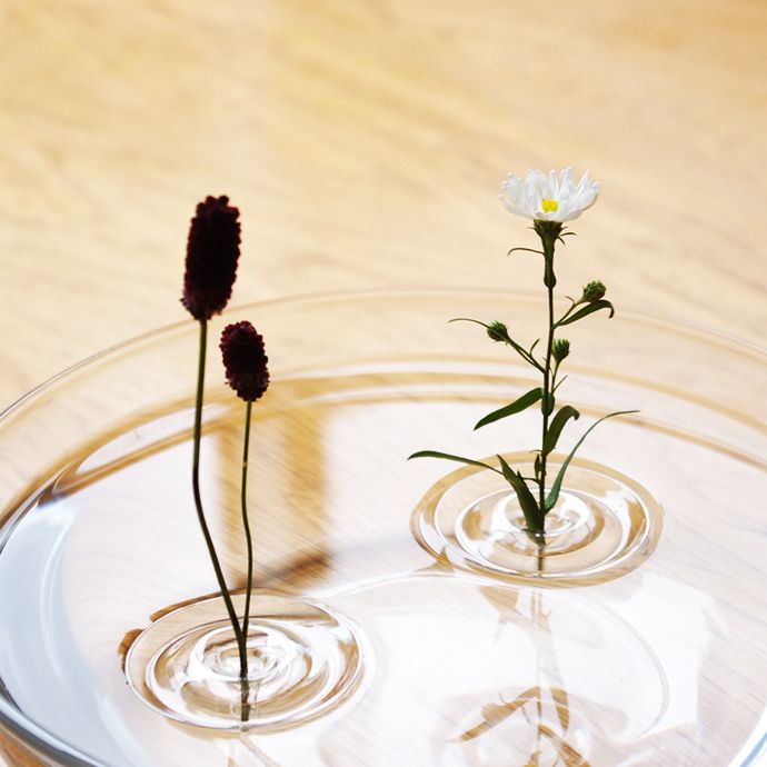 Floating Ripple Vases by oodesign | Floating flowers, Flower vases .