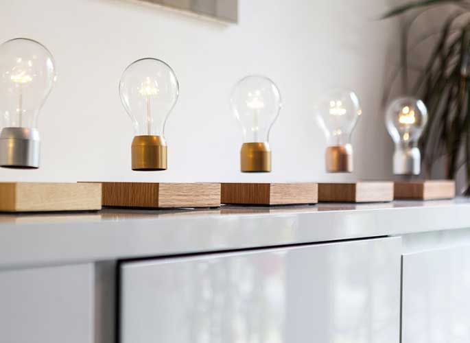 Flyte Is a High-Tech LED Lamp That Floats, Defying Gravity | 6sq