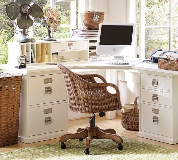 Corner desk – functional and space saving ideas for the home offi