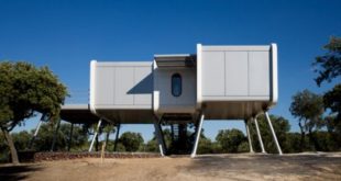 Futuristic Modular Spaceship Home On Metal Legs - DigsDi
