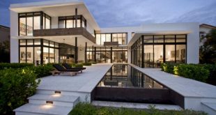 18 Magnificent Houses With Glass Facad