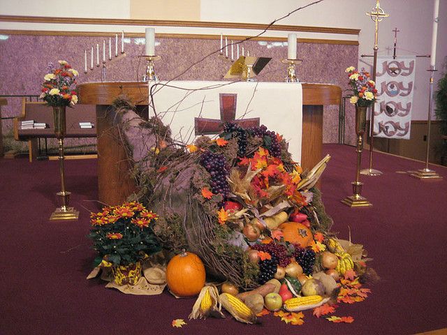Thanksgiving Decorations 2009 | Fall church decorations .