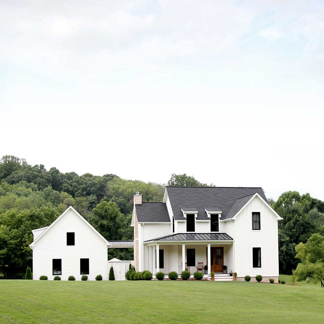 Top 5 White Modern Farmhouse Exteriors - Home Bunch Interior .