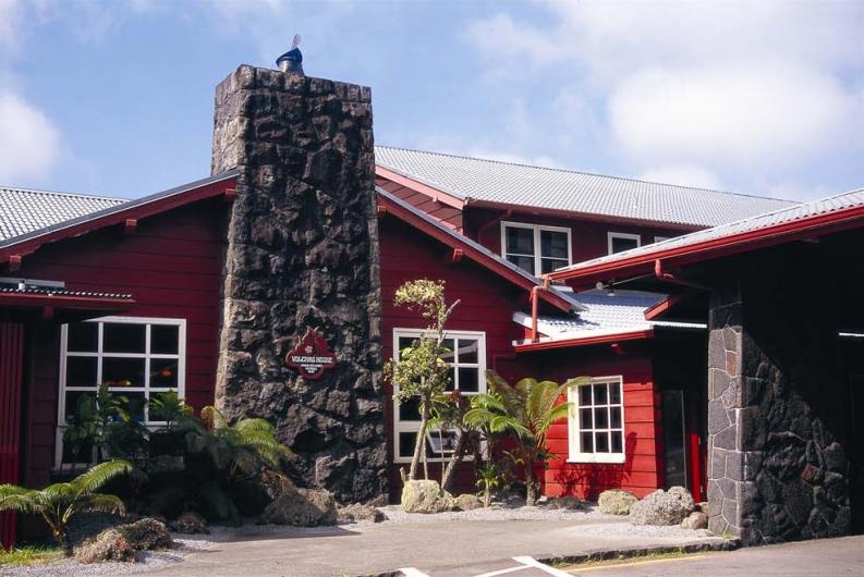 Kilauea's famed Volcano House hotel to remain closed until at .