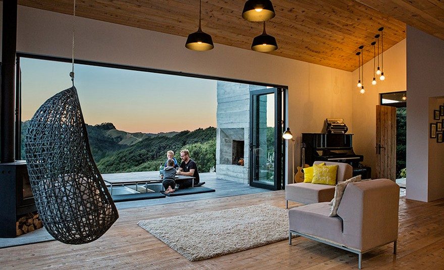 Family Retreat House Inspired by New Zealand's Backcountry Hu