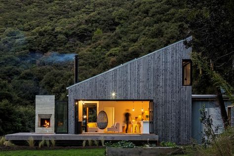 Family Retreat House Inspired by New Zealand's Backcountry Huts .