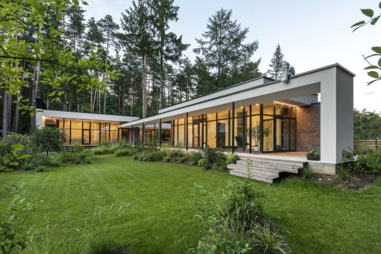 Serene House With Pines Growing Through It - DigsDi