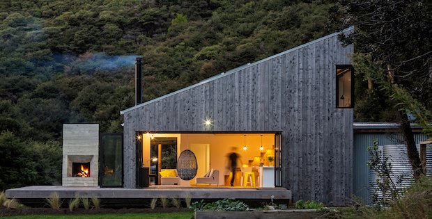 Back Country House Inspired by New Zealand Huts - Cabin Obsessi