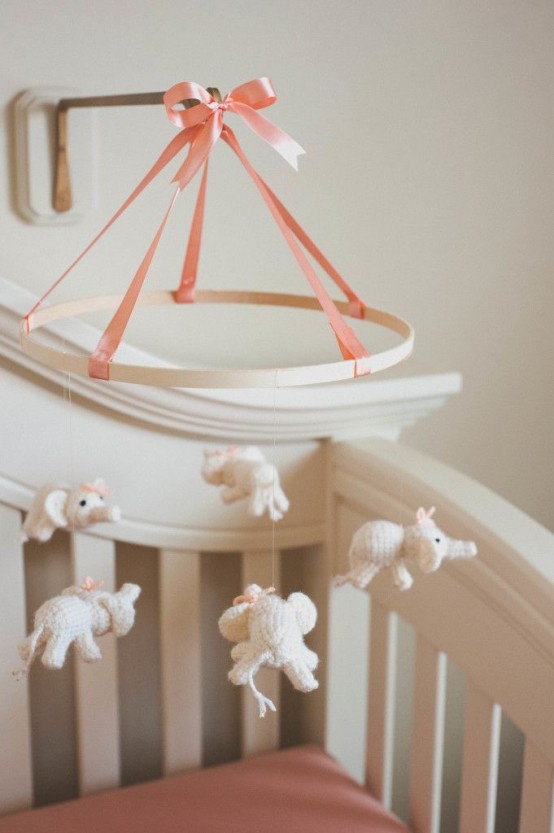 35 Incredibly Cute And Dreamy Nursery Mobiles - DigsDi