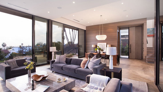 A Contemporary Santa Monica Home Emphasizes Indoor-Outdoor Living .