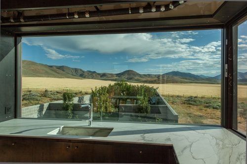 Olson Kundig's High Desert Idaho 'Outpost' Asks $2.75M | Proyectos .