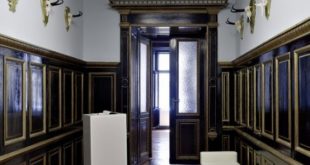 Luxurious Gentlemen's Office In Victorian Style - DigsDi