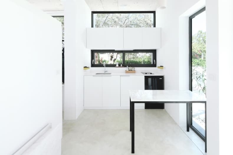 This 280 Square-Foot, All-White Tiny House Is a Minimalist .