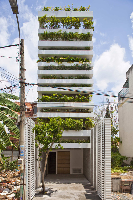 Stacking green / VTN Architects | Green architecture, House .