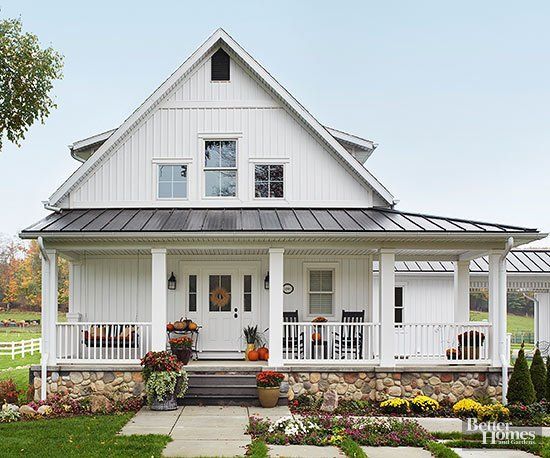 15 Beautiful White Farmhouses | Modern farmhouse exterior, House .