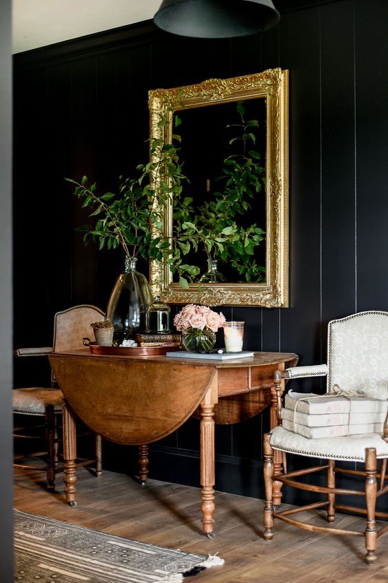 The Minimalist Guide to Transcendence in 2020 | Foyer decorating .