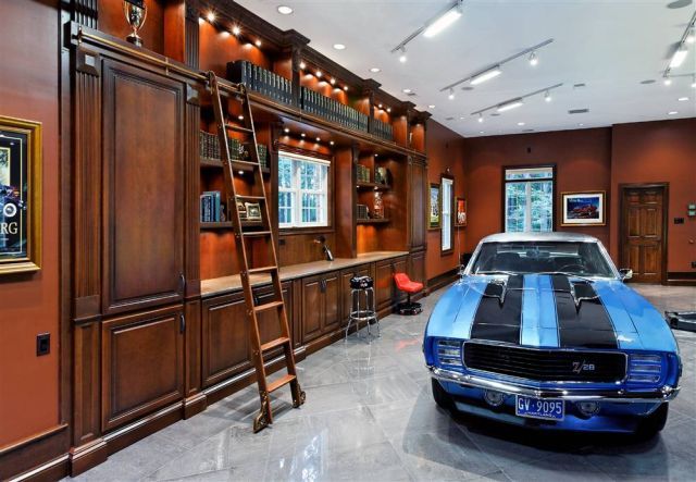 10 The Most Cool And Wacky Garages Ever | Garage interior, Garage .