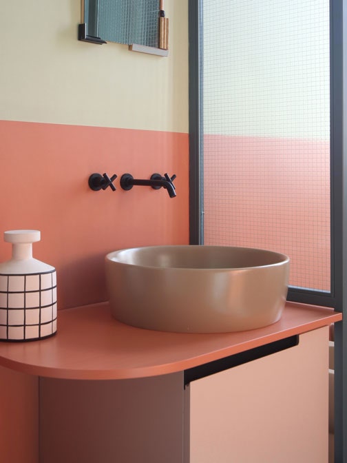 33 Small Bathroom Ideas to Make Your Bathroom Feel Bigger .