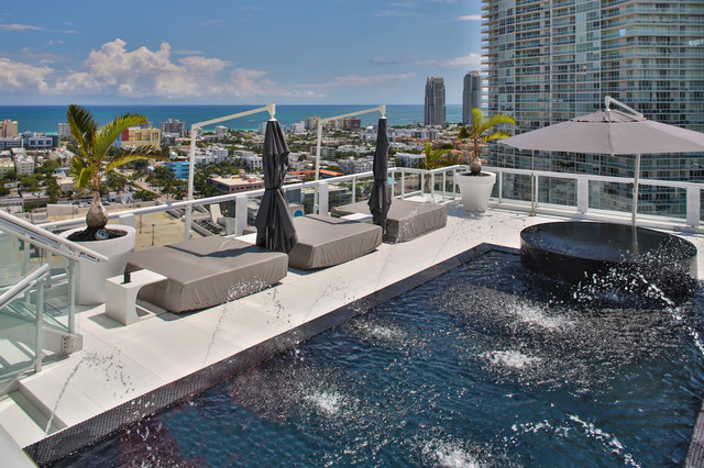 Miami Penthouse Mancave Rooftop Pool - Contemporary - Swimming .