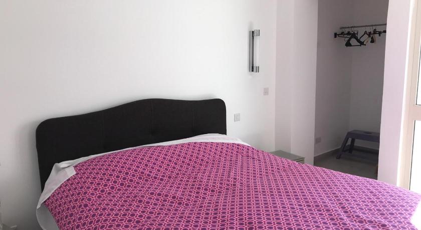 Bright & Spacious 1 Bedroom Penthouse-Gzira CL | Sliema 2020 .