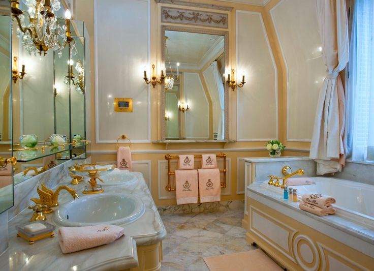 The legendary Ritz Hotel in Paris reopened its doors after 4 years!