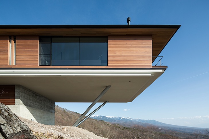 Dramatic Cantilevered House Boasts Magnificent Mountain Views in .